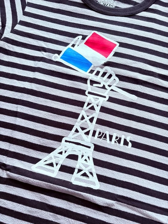 Unisex Uniqlo Paris Stripe Tee with French Flag Graphic, 100% cotton - Picture 2 of 6